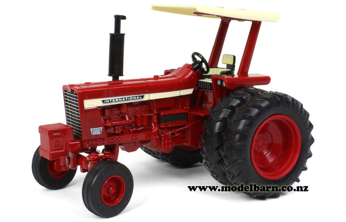 1/32 Farmall 856 with ROPS & Rear Duals