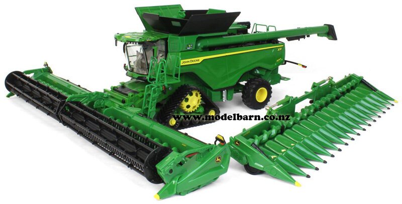 1/32 John Deere X9 1100 Combine Harvester on Tracks with Grain