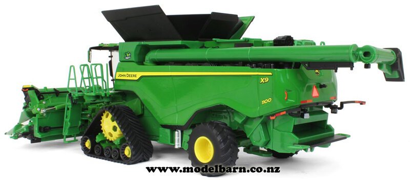 1/32 John Deere X9 1100 Combine Harvester on Tracks with Grain